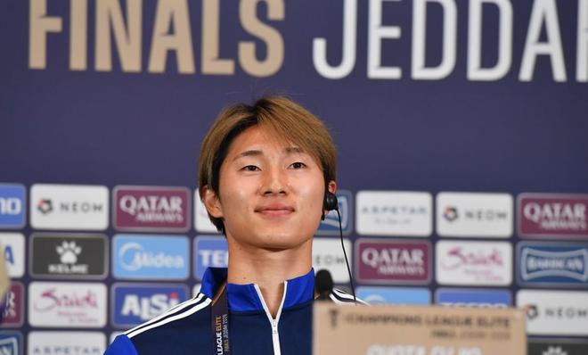 町田泽维亚中场球员藤尾翔太在接受采访时表示，他渴望在亚冠精英赛决赛中带领球队夺冠，以亚洲冠军的身份重返日本，为家乡球迷带来荣耀与喜悦